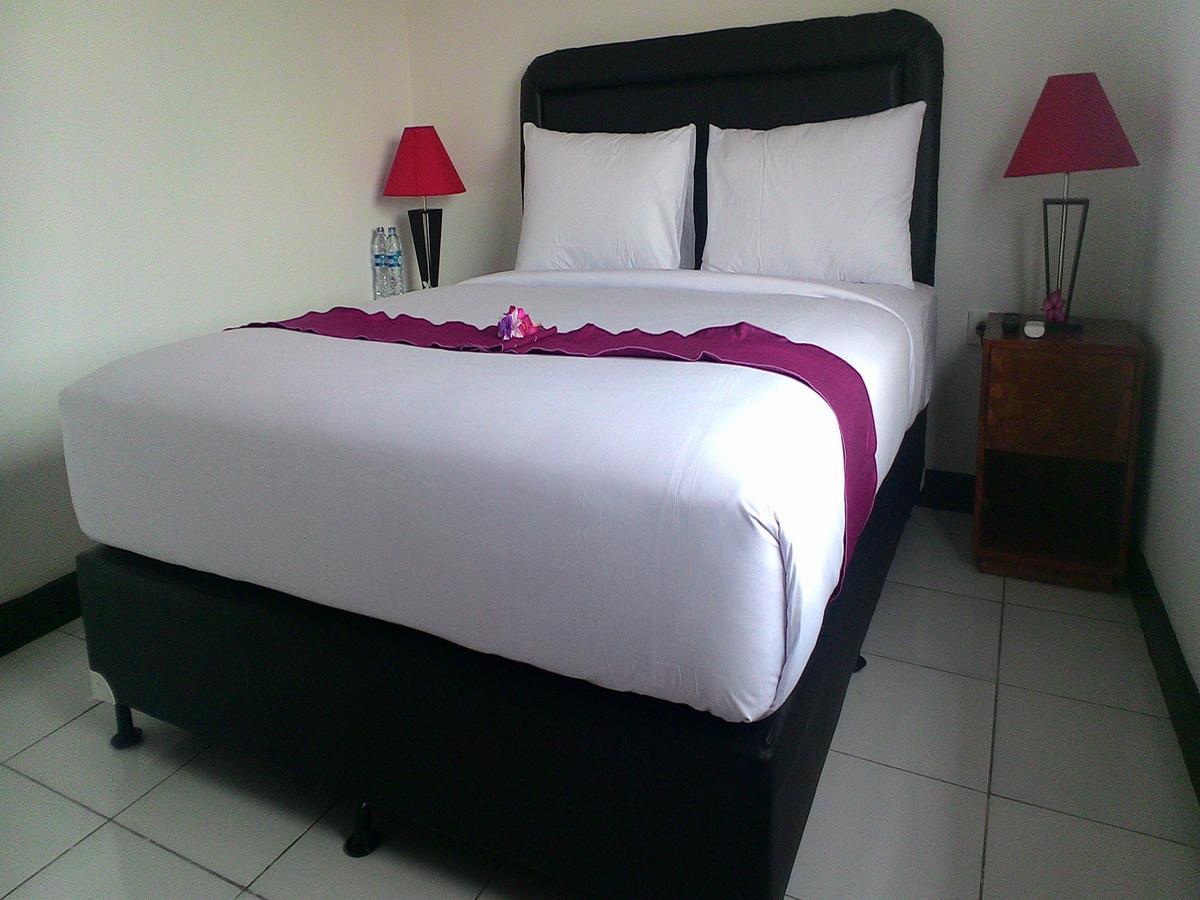 Sari Room Bed & Breakfast นูซาดูอา ภายนอก รูปภาพ